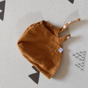 Linen bonnet for infants